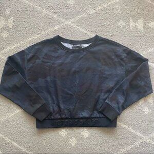 Victoria Sport Dark Camo Cropped Sweatshirt L